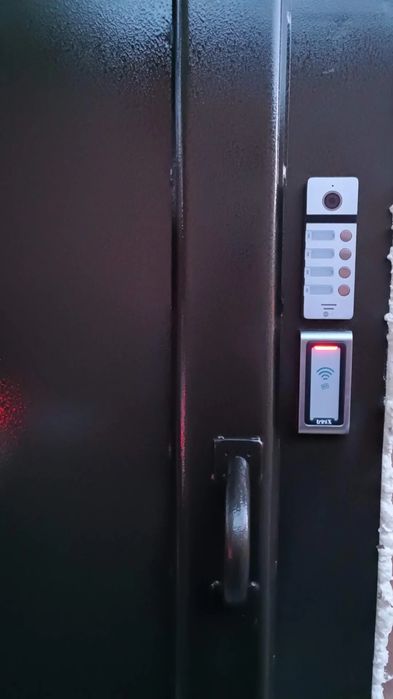 Бесперебойное питание домофонов, СКД, видеонаблюдения. Монтаж системы.