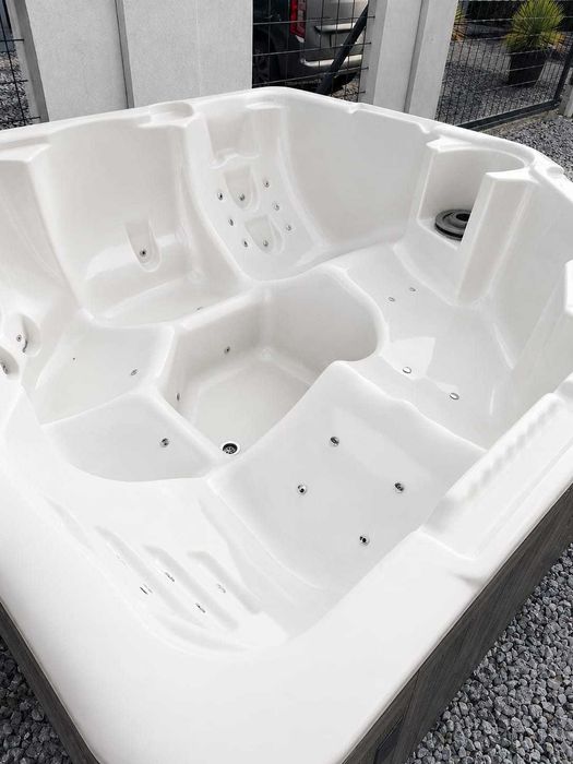 NAROŻNE całoroczne jacuzzi 5 os basen balia masaż pokrywa LED sauna transport