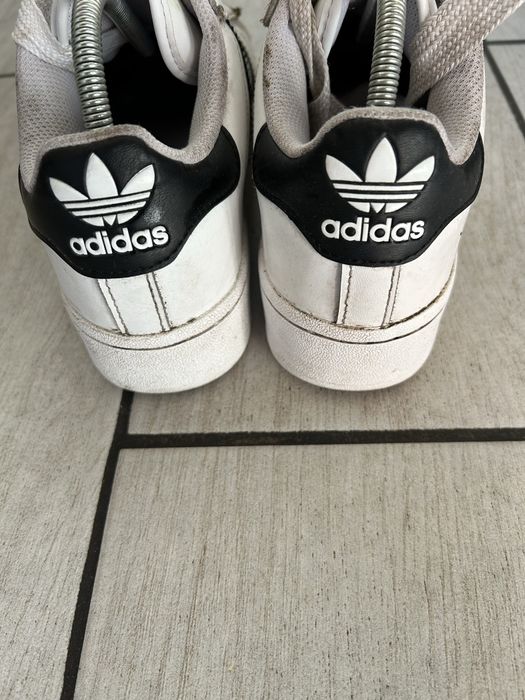 Кросівки Adidas кросівки