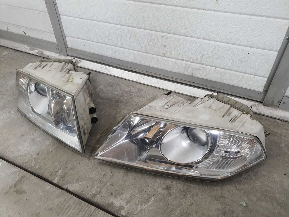 Фари шкода октавія а5 фара ліва права skoda octavia a5 ксенон з лінзою