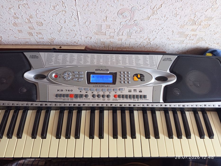 Синтезатор BRAVIS KB 760