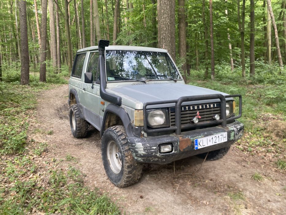 Mitsubishi Pajero I 2.6 LPG 1991r zdrowa rama