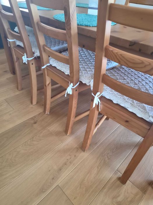 Sprzedam stół z 7 krzesłami IKEA