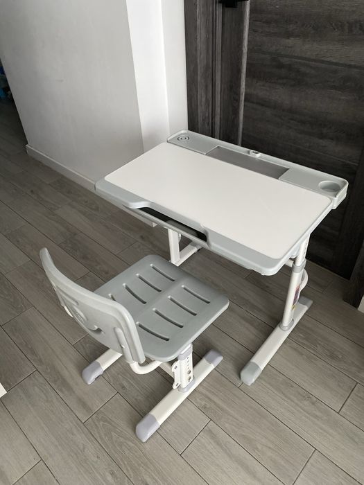 Дитяча парта-трансформер зі стільчиком