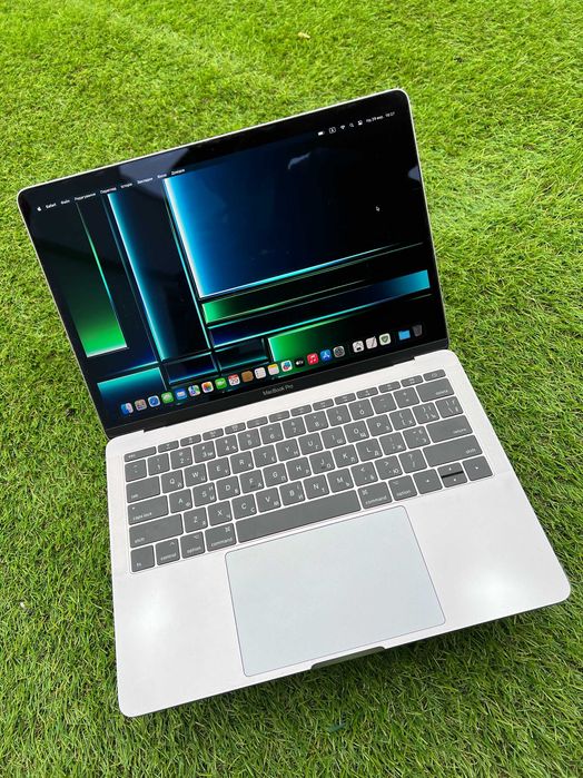 MacBook pro 13 2017 space gray