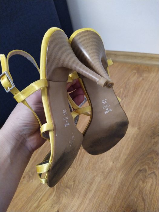 Żółte sandałki 38 szpilki