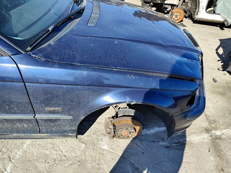 BMW SERII 3 E46 01r KOMBI BŁOTNIK PRAWY PRZÓD PRZEDNI