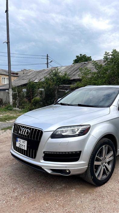 Продам  Audi Q7.