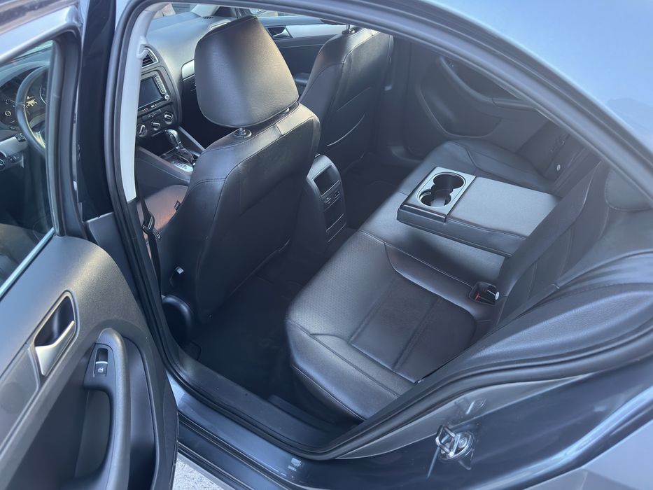 Продам volkswagen jetta 6 2.5 se