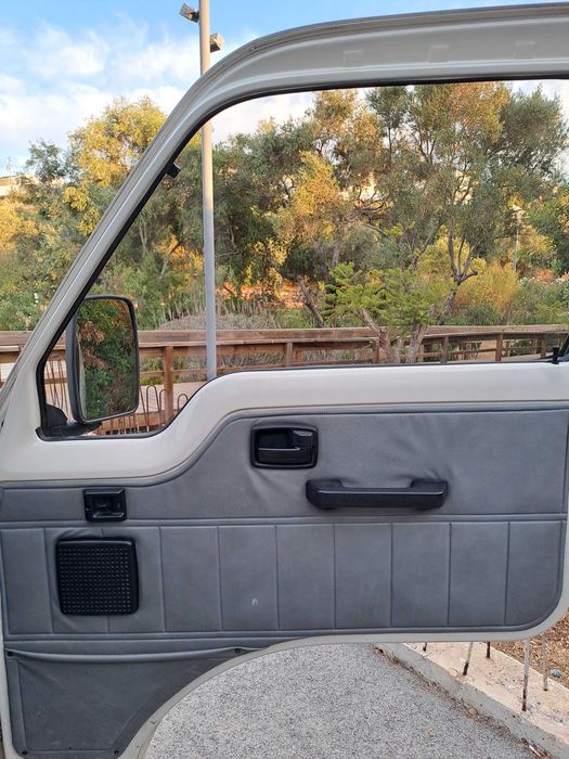 Isuzu Midi 2.2 diesel Nacional c/apenas 156.000 Km.