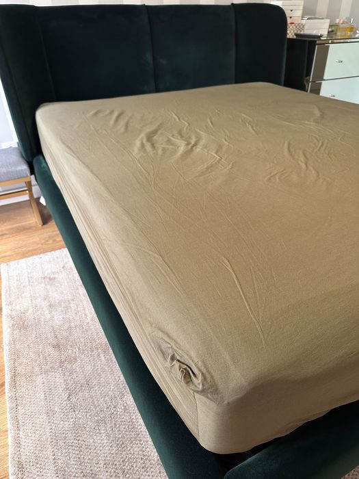 Cama estofada TUFJORD (Ikea) - veludo verde 160x200