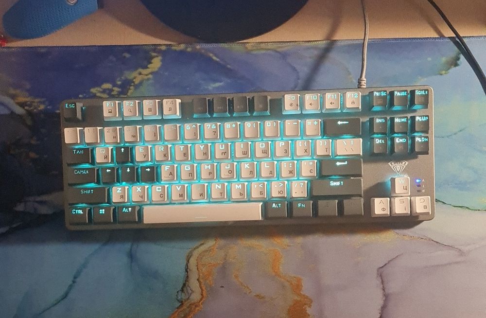 продам клавиатуру игровую