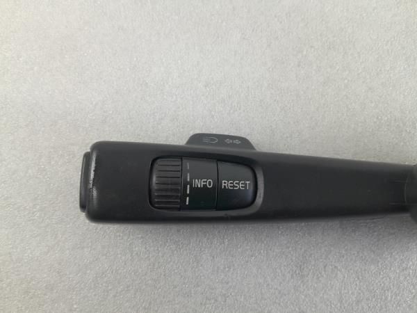 Conjunto / manetes de luzes e limpa vidros VOLVO V50 (MW)