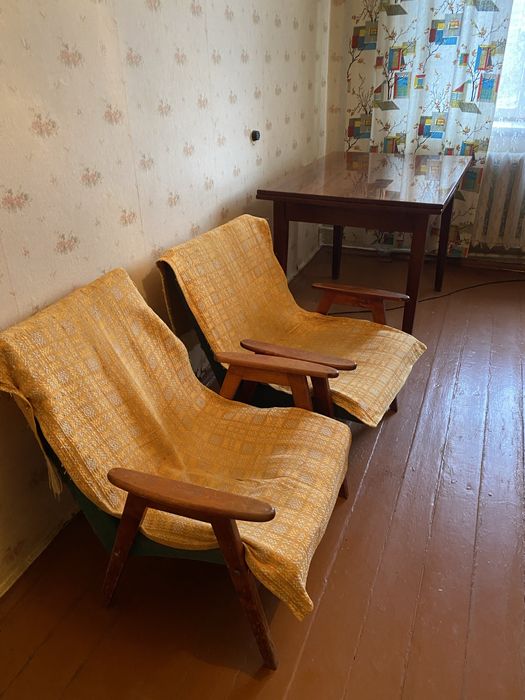 Старі різні меблі, безкоштовно