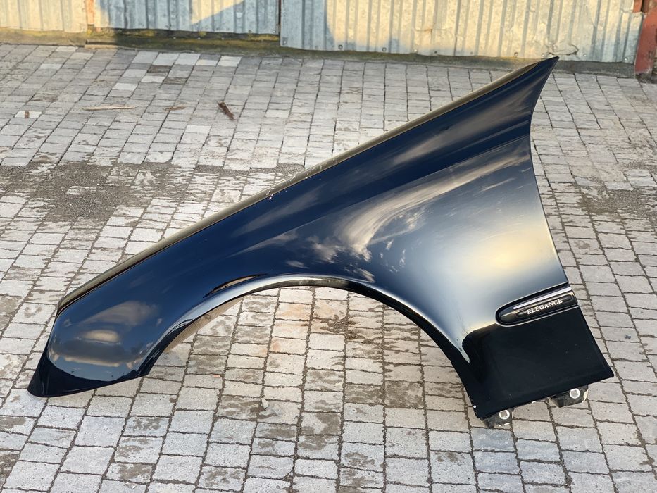 Крыло Левое Mercedes Benz w211 C197 Крило Ліве Чорне 211
