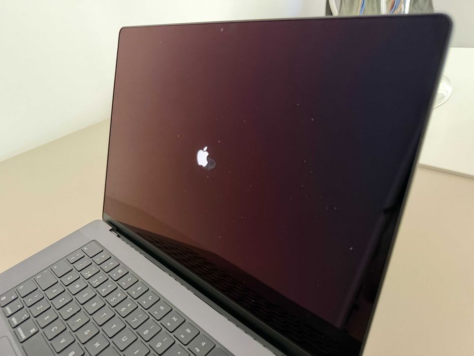 MacBook Pro 16” M4 Pro 24GB | 512GB | Bateria 99% Como novo, com garantia
