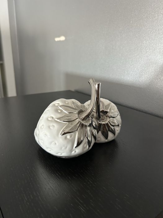 Morangos em ceramica