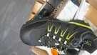 Sprzedam buty robocze dwie pary