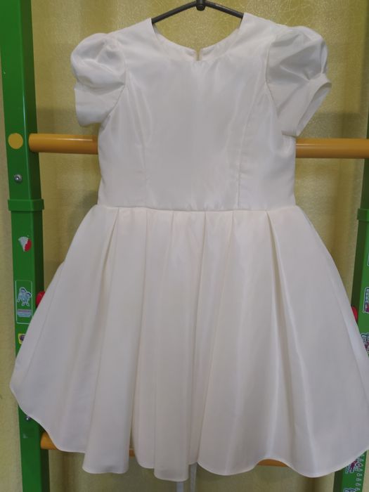 Продам пышное платье на девочку