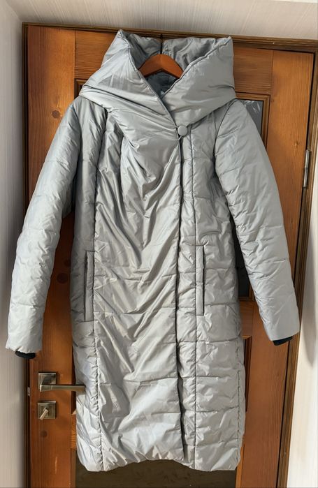 Зимовий жіночий пуховик