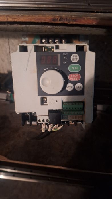 Falownik mitsubishi trójfazowy z programatorem