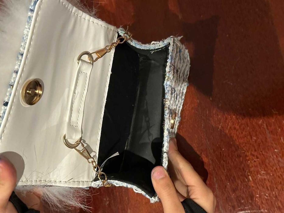 Carteira Infantil Azul com Velcro e Cordão - como nova
