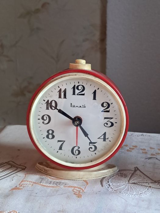 Будильник Витязь