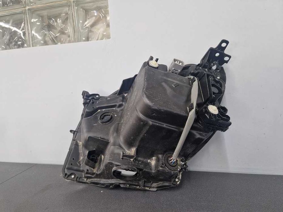 Suzuki Ignis 16 r.- Lampa Przód Prawa Full Led