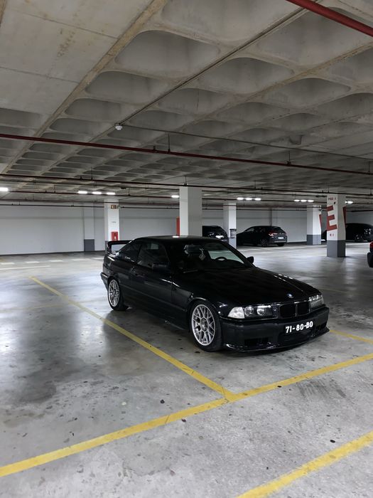 Bmw 318is coupe.