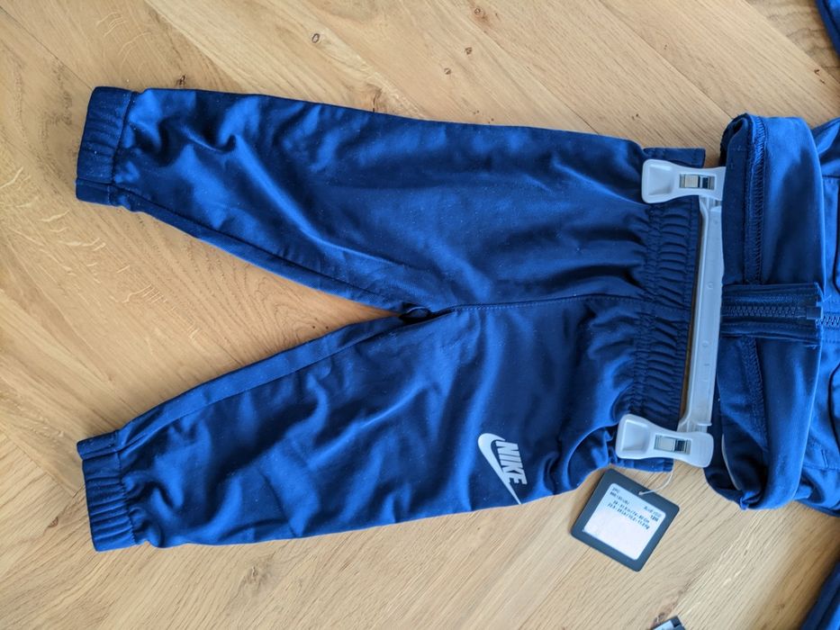 Dres - spodnie i bluza - Nike rozmiar 74-80 (12 miesięcy)