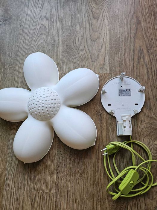 Candeeiro de parede para criança (flor branca)