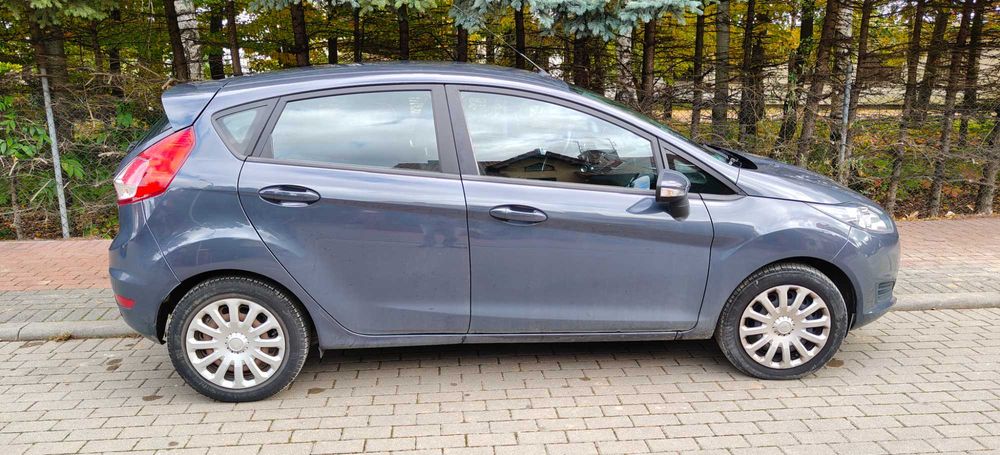 Ford Fiesta - mały przebieg.