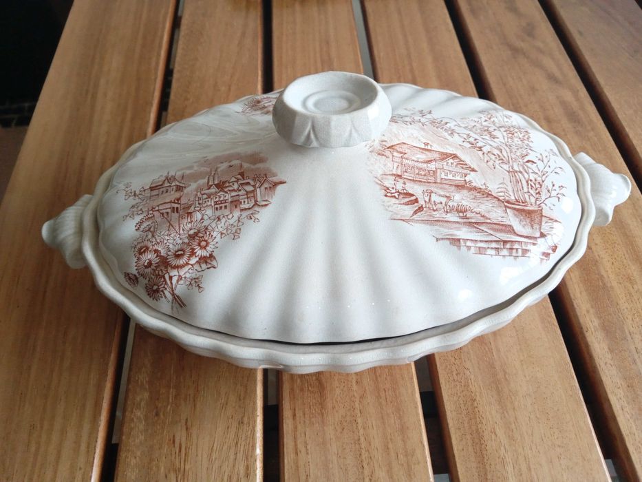 Antiga terrina Sacavém