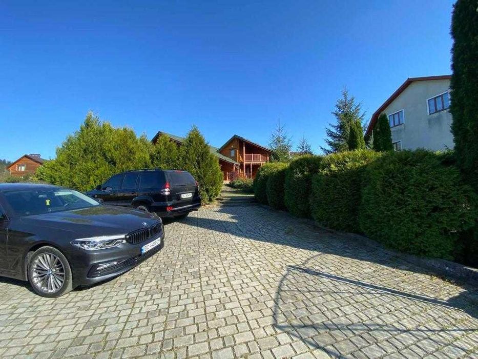 Продаж комплексу котеджів у центрі Східниці