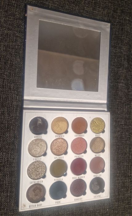 Palety cieni do oczu OBSESSION