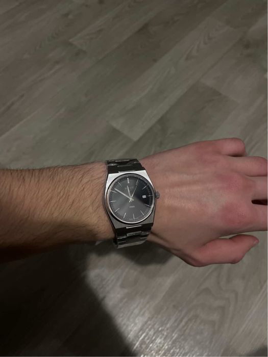 Продам часы tissot prx срочно