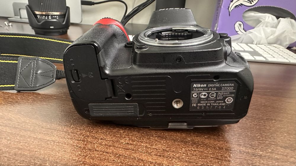 Nikon D7000 body