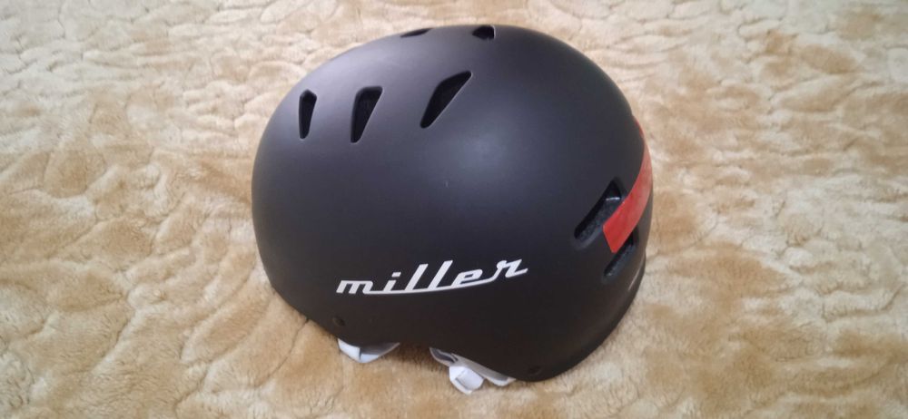 Capacete Miller. Tamanho M/L. Como novo