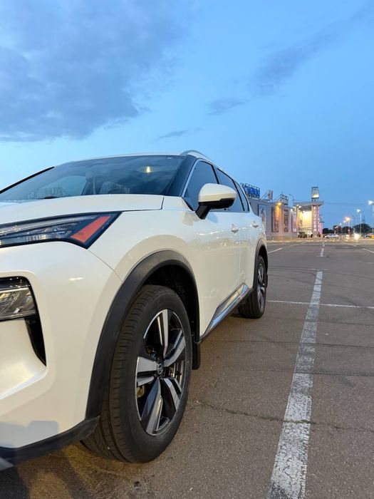 Nissan Rogue……..