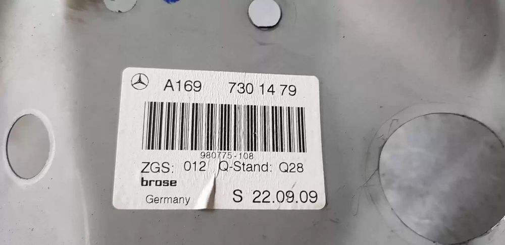 Right Rear Glass Lift for Mercedes-Benz A-Class (2009) - A1697301479