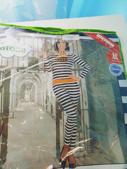 Fato de carnaval prisioneira