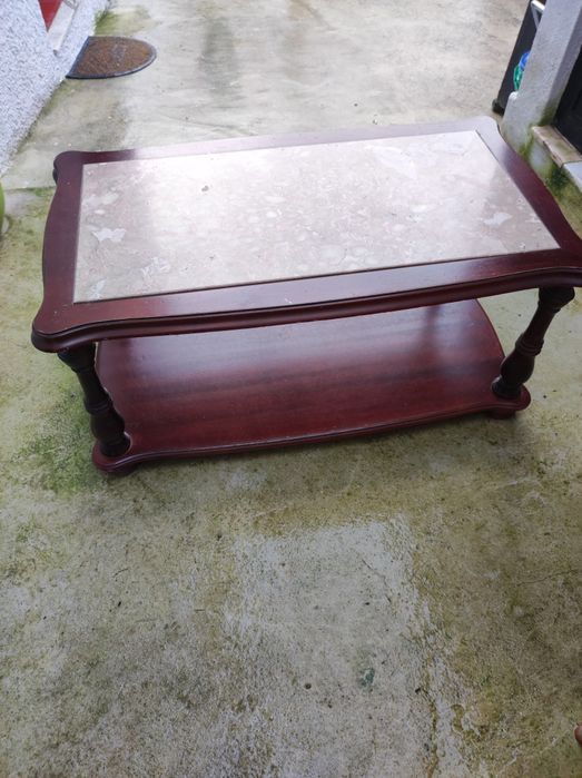 Vendo mesa sala de estar muito antiga e bonita