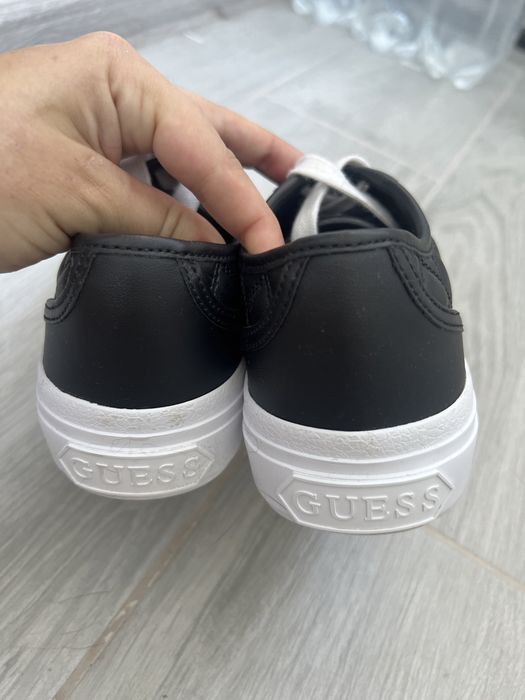 Кеди/кросівки Guess 36,5