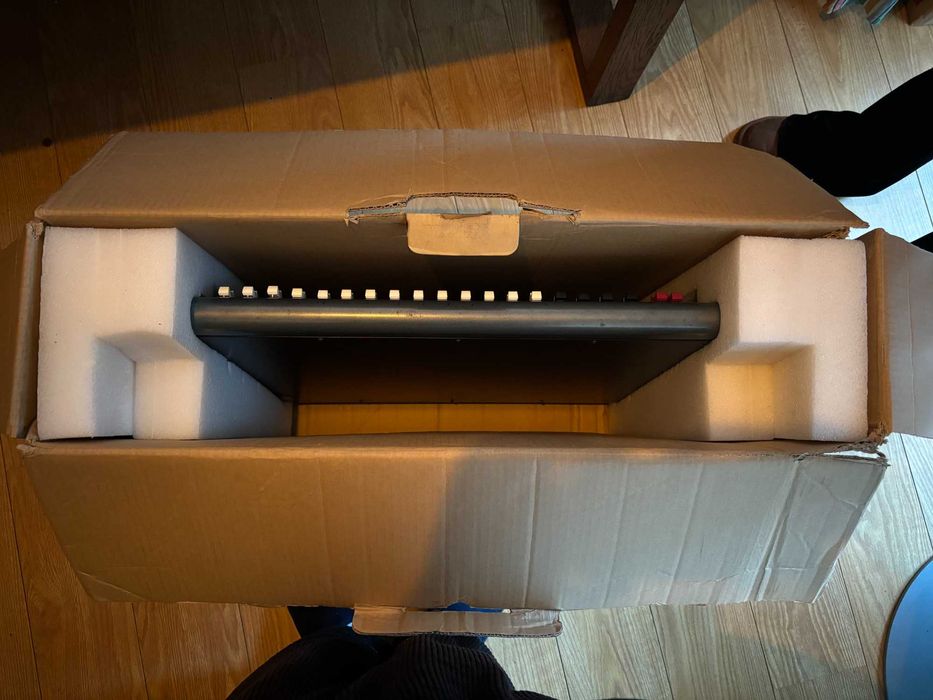 Allen & Heath ZED-R16 - Mesa de Mistura