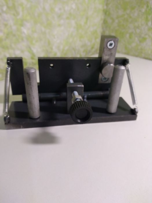 Приспособа для спусків ножа