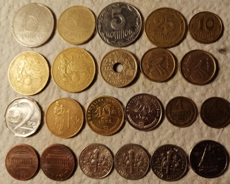 Różne monety ze świata