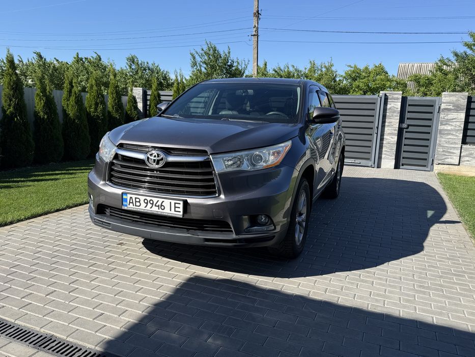 Продам тойоту хайлендер офіційну 2014 року
