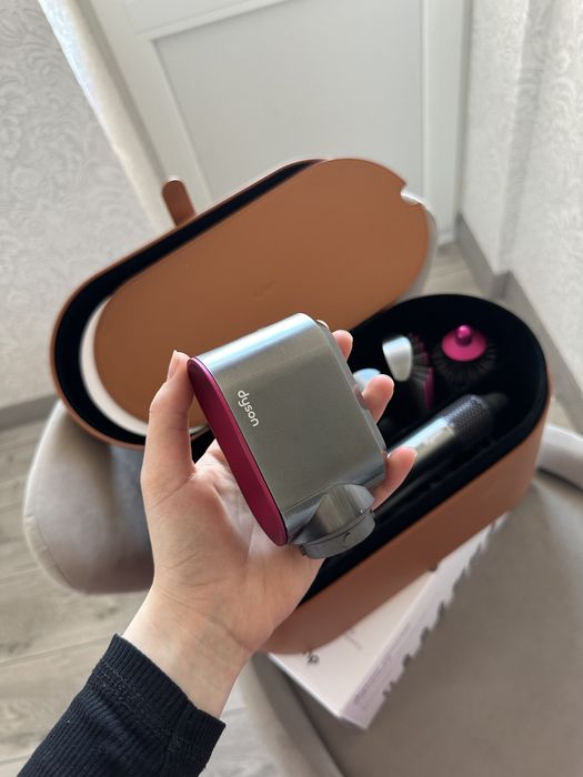 Фен-стайлер Dyson