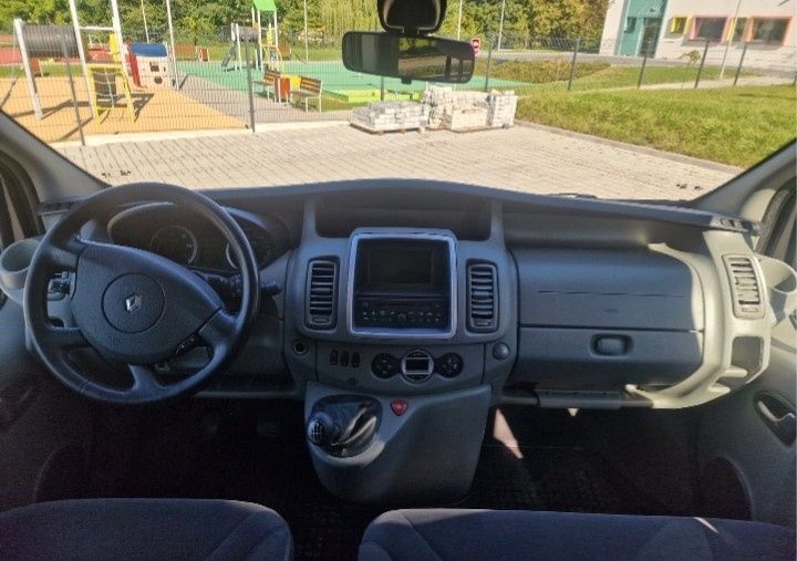 Renault Trafic 2.0 dCi 115 FAP Grand Passenger Black Edition