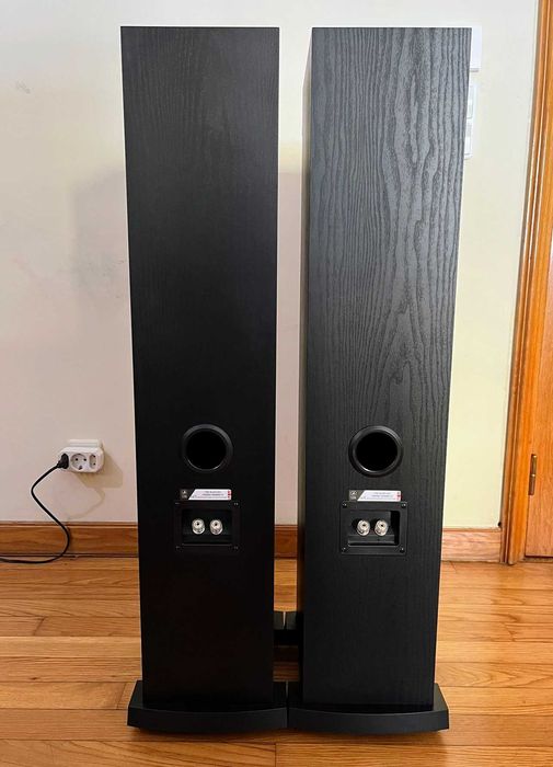 Colunas Fyne Audio F302